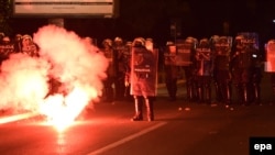 Sukob policije i demonstranata na antivladinim protestima u Podgorici 18. septembra 