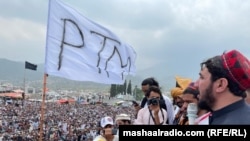منظور پشتين د پښتون ژغورنې غورځنګ يوې جلسې ته وينا کوي (انځور له ارشيفه) 