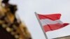 Austrijska državna zastava u Beču 23. septembra 2013.
