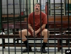 Viktor Bout este un traficant de arme rus etichetat drept „Negustorul Morții”.