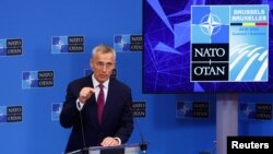Генералниот секретар на НАТО Столтенберг присуствува на прес-конференција пред самитот на НАТО во Брисел.