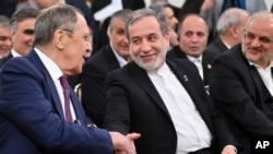 Ruski ministar spoljnih poslova Sergej Lavrov i iranski ministar spoljnih poslova Abas Aragči u Moskvi 17. januara 2025.