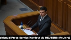 У «Слузі народу» додали, що всі витрати, пов’язані з опитуванням, будуть відображені в звіті партії, який подається в НАЗК