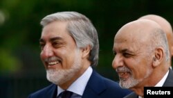 آرشیف، محمد اشرف غنی رئیس جمهور (راست) و عبدالله عبدالله رئیس اجرائیه حکومت وحدت ملی افغانستان
