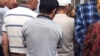 Aşgabadyň döwlet azyk dükanlarynda nobat döreýär, “Teke bazarda” ýeňillikli satylýan ösümlik ýagy derrew gutarýar