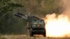 Američki raketni sistem visoke pokretljivosti M142 (HIMARS) ispaljuje projektil tokom zajedničke vojne vježbe između Filipina i SAD.
Sjedinjene Američke Države su najveći vojni potrošač na svijetu.