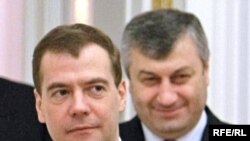 Кокойты хочет привлечь внимание Кремля?