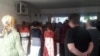 Очередь у продуктового магазина, Ашхабад, май, 2020. Очереди за продовольствием выстраиваются обычно во внутреннем дворе магазина, чтобы с проезжей части не было видно толпы. 