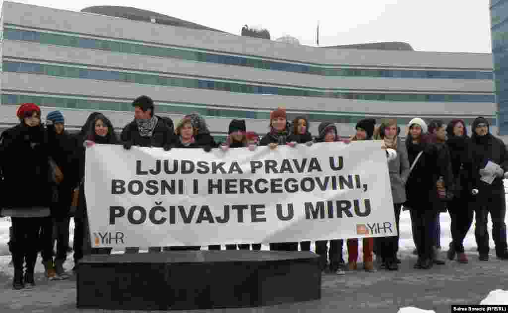 Performans "Sahrana ljudskih prava u BiH" na sarajevskim ulicama, 10. decembar 2012.