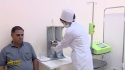 COVID-19: Karantinde işleýän medisina işgärleri öz hasabyna goşmaça çykdajy etmeli bolýar