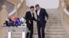 Primarul ales al Capitalei, Nicușor Dan (stânga), și premierul Marcel Ciolacu (dreapta), în vizită la Primăria Capitalei, în primul său mandat de premier, în perioada campaniei electorale când candida la funcția de președinte al României - 19 septembrie 2024