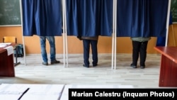 Tutul 1 al alegerilor prezidențiale reluate este programat duminică, 4 mai. În diaspora, votarea va începe de vineri, 2 mai. 