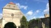Abaţia cisterciană de la Cârţa, din județul Sibiu, a fost fondată la începutul secolului al XIII-lea de călugării cistercieni, originari din Franța.