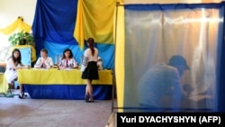 Під час голосування на виборах парламенту України у селі Мшана на Львіщині, 21 липня 2019 року