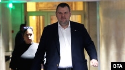 Защо Пеевски реши да закрива Антикорупционната комисия