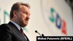 Bakir Izetbegović: Narušili su ugled stranke