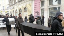 FOTOGALERIJA - Performans: Sahrana ljudskih prava u BiH