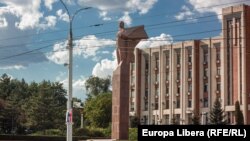 Clădirea Sovietului Suprem din Tiraspol, așa-numitul organ legislativ al regiunii transnistrene.
