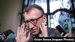 Paul Stănescu, secretar general al PSD, l-a ajutat pe Gheorghe Cârciu, secretar de stat la Departamentul pentru Românii de Pretutindeni să avanseze în carieră, pe baza unei relații de prietenie, susțin surse din partid. Imagine generică cu Paul Stănescu
