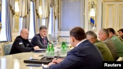 Петро Порошенко під час наради з силовиками і МЗС України, 11 серпня 2016 року