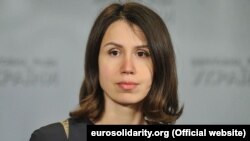 Напередодні Чорновол заявила, що її можуть узяти під варту після допиту в Державному бюро розслідувань