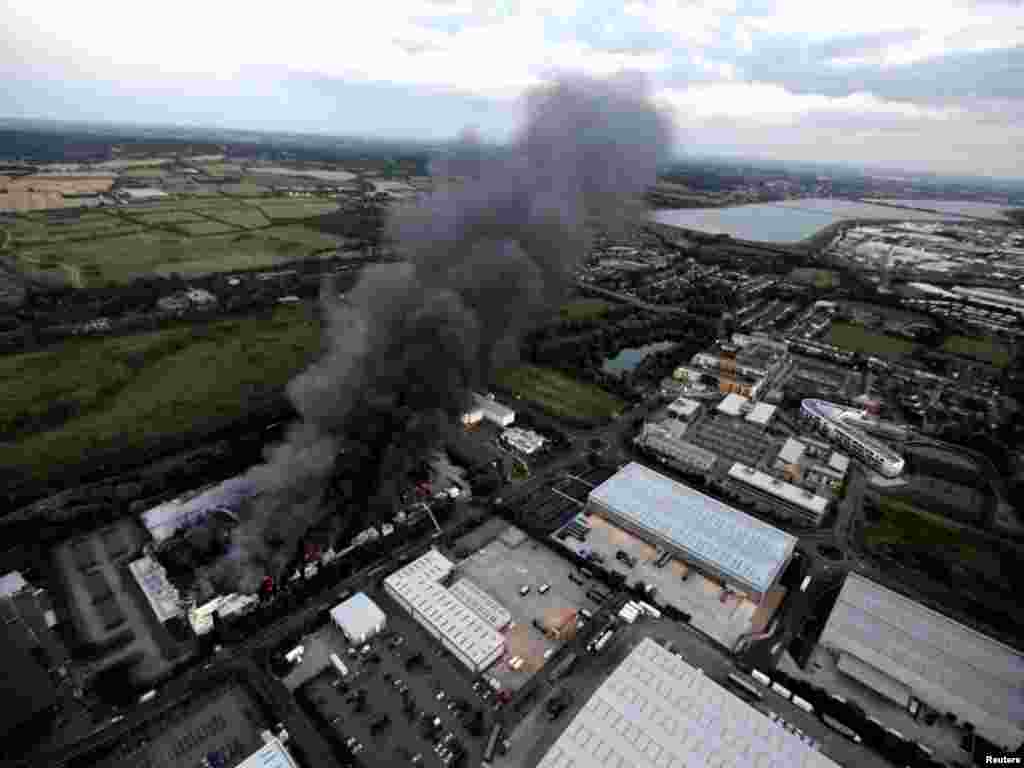 Enfield, sjever Londona, 09.08.2011. Foto: Reuters / Suzanne Plunkett