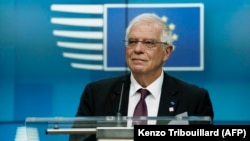 “Ulažemo mnogo novca kako bismo pomogli državama Zapadnog Balkana da izvrše reforme i unaprede svoje ekonomije i politički i pravosudni sistem”, naveo je Žozep Borelj, visoki predstavnik EU za spoljnu politiku i bezbednost 23. februara. 