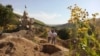 На одном из кладбищ в Джалал-Абадской области. Фото не имеет отношения к статье.