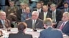 Alija Izetbegović, Franjo Tuđman i Slobodan Milošević na dejtonskim pregovorima, koji su rezultirali potpisivanjem Dejtonskog sporazuma u bazi Wright Patterson, novembar 1995.