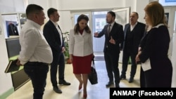 În centru, președinta Agenției Naționale pentru Mediu și Arii Protejate (ANMAP), Raluca Dumitrescu. În stânga acesteia - ministrul Mediului, Mircea Fechet. 