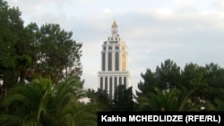 ფოტო არქივიდან: ბათუმის სასტუმრო "შერატონი"