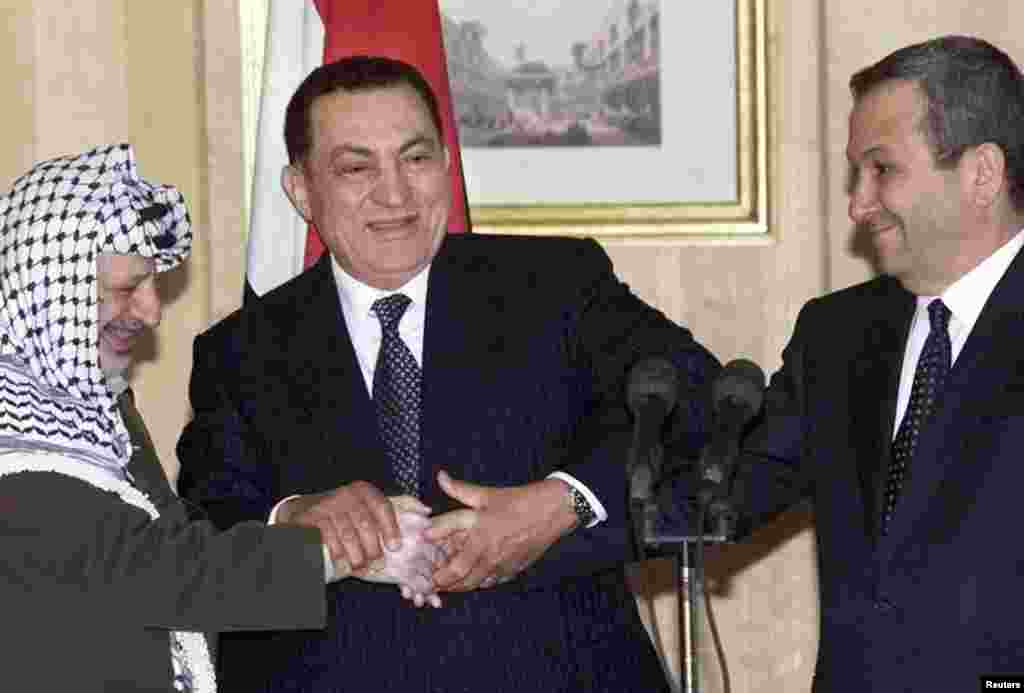 Još jedan trojni sastanak sa liderom PLO Arafatom i premijerom Izraela Barakom. 9.3.2000.