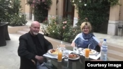 افغانستان کې زنداني شوې بریتانوۍ جوړه