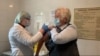 Одна з цільових груп бустерної вакцинації – люди похилого віку