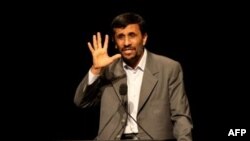 سخنرانی جنجالی محمود احمدی نژاد در دانشگاه کلمبیا نیویورک در ۲۴ سپتامبر ۲۰۰۷.