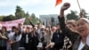 Шайлоо менен митинг эгиз козудай