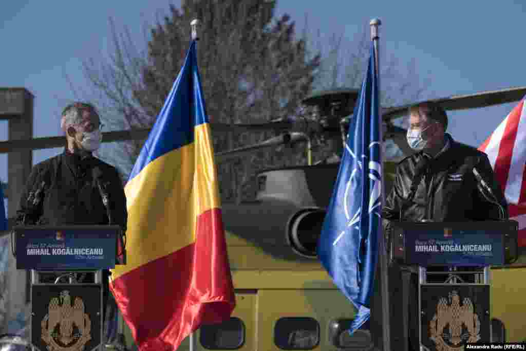După vizită, secretarul general al NATO a susținut o conferință de presă unde a vorbit despre riscul unui conflict în Ucraina. „Există un risc real, deoarece ceea ce vedem acum este că acumularea militară în și în apropierea Ucrainei continuă. Deci există un risc real pentru un conflict în Europa”, a spus Jens Stoltenberg.