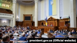 Рада заборонила реєстрацію вакцини російського виробництва в Україні