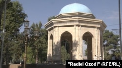 Relatives say they had been made aware of plans to relocate their ancestors' remains from Dushanbe's Aini Park but that nobody informed them when the reburials were actually taking place. (file photo)