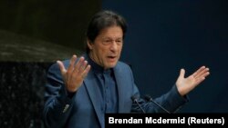 د پاکستان وزيراعظم د ملګري ملتونو عمومي اسمبلۍ ته د وين پر مهال