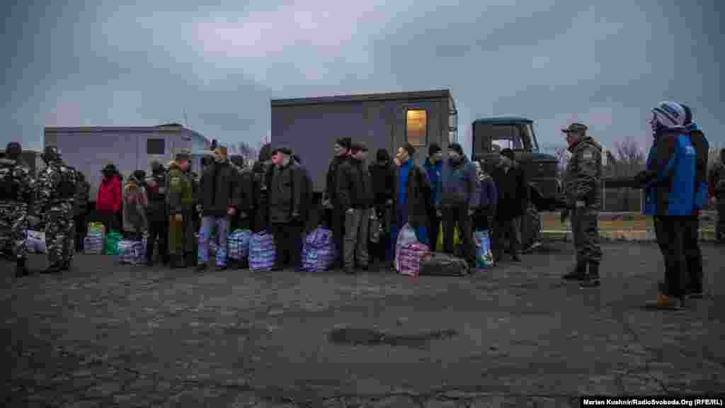 Згодом представники української сторона вирушать на не підконтрольну Києву територію, а в окуповану Горлівку