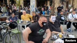 Kafe u Beogradu, maj 2020.