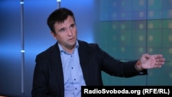 Клімкін: військова допомога буде мінімізована. Зараз приїхав Блінкен – дуже класно. «Ми – з вами!» Приємно це? Приємно. Але якщо є результати, то я хочу їх бачити