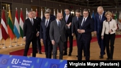 Илустративна фотографија - Претставници на земјите од Западен Балкан со претставници на ЕУ.