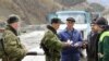 Когда на месте будочки появился российский пограничный пост, поначалу пропускали с советскими паспортами, потом перестали, и пересечь границу можно было только по российским паспортам