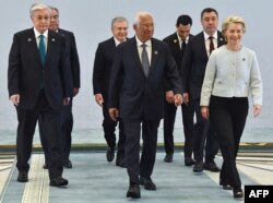 Avropa Komissiyasının sədri Ursula fon der Lyayen və Aİ Şurasının prezidenti Antonio Koşta Aİ-Mərkəzi Asiya sammitində