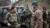 Ukrajinski predsjednik Volodimir Zelenski u posjeti prvoj liniji odbrane na kojoj se nalaze ukrajinski vojnici