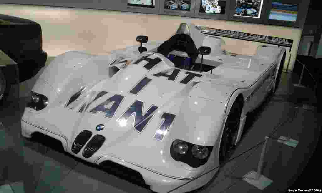 BMW V12 үлгүсү. 1999-жылы чыгарылган.&nbsp;